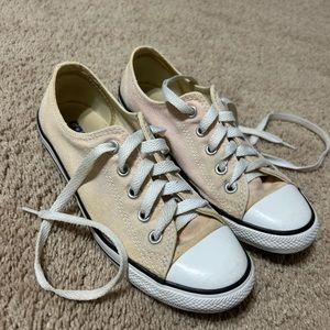 Rose Quartz Converse Women’s Size 5/Men’s 3